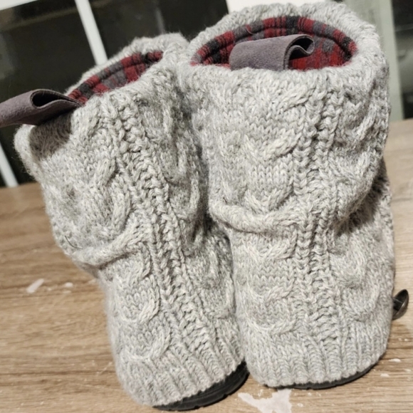 Muk Luks Mukluks Patti Gray Ankle Boot Slouchy Sweater Faux Suede Bootie Size 10 - Picture 5 of 10